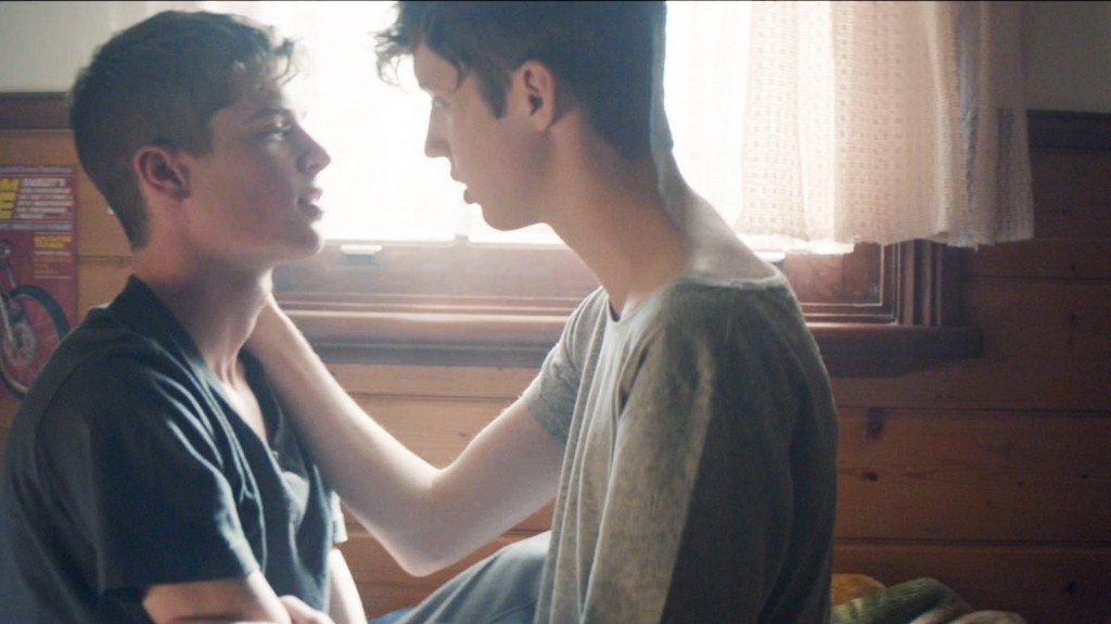 Troye Sivan Nos Trae Una Emotiva Historia De Amor Gay En Su Nuevo Videoclip Wild Oveja Rosa