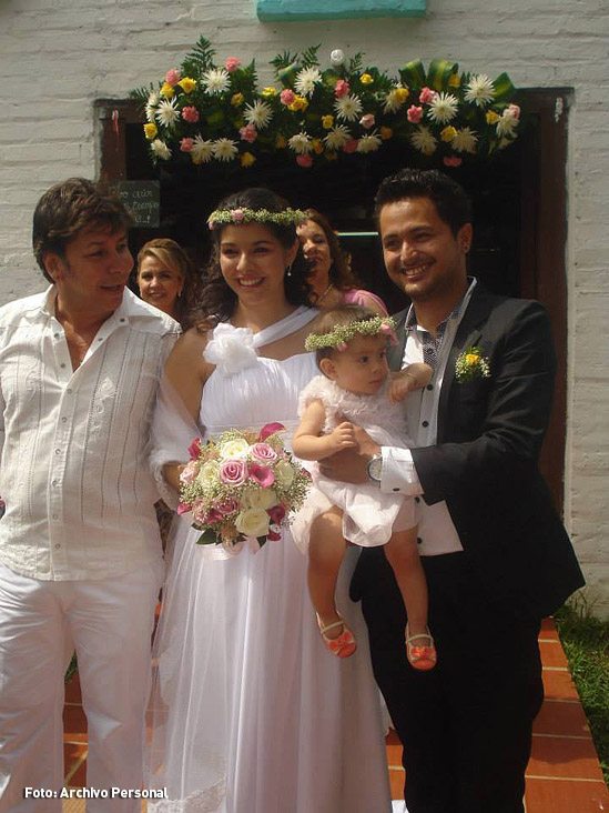 Deborah Villegas y sus dos papás