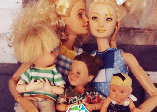 La Barbie lesbiana, y su familia, apoyan el matrimonio igualitario - Oveja  Rosa - Revista sobre familias y amor homosexual